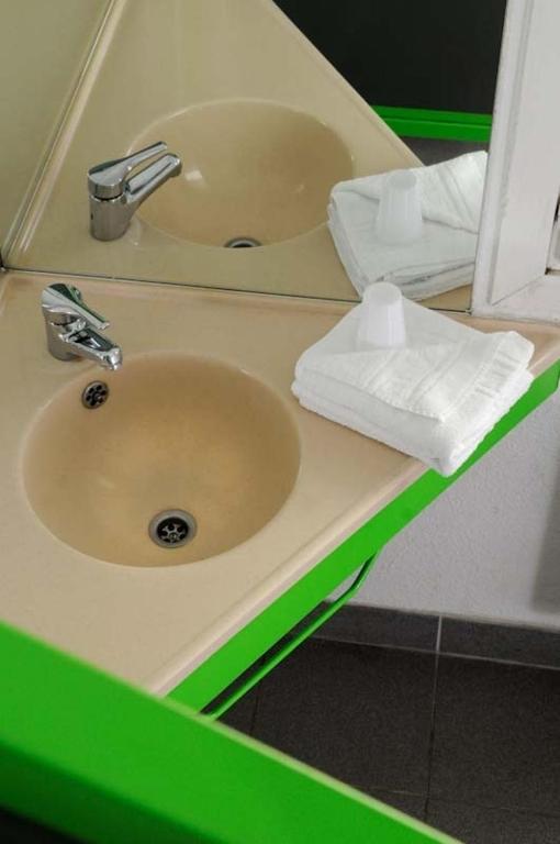 Lemon Hotel - Mery Sur Oise/Cergy Værelse billede
