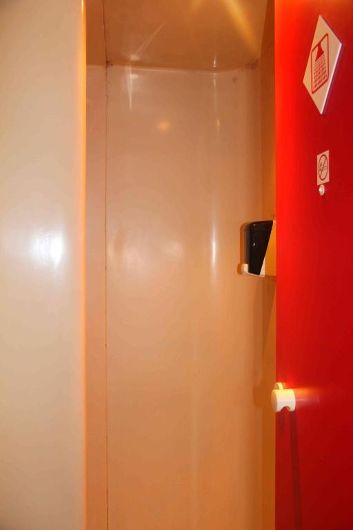Lemon Hotel - Mery Sur Oise/Cergy Eksteriør billede